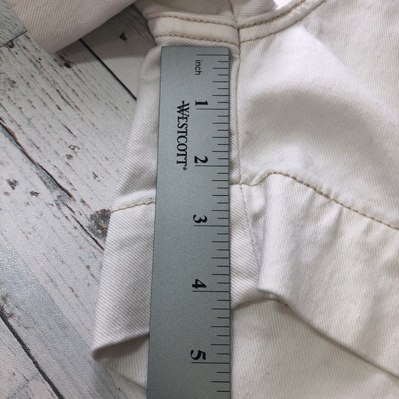 Levi’s 545 White 4” Shorts 12M - Picture 8 of 11